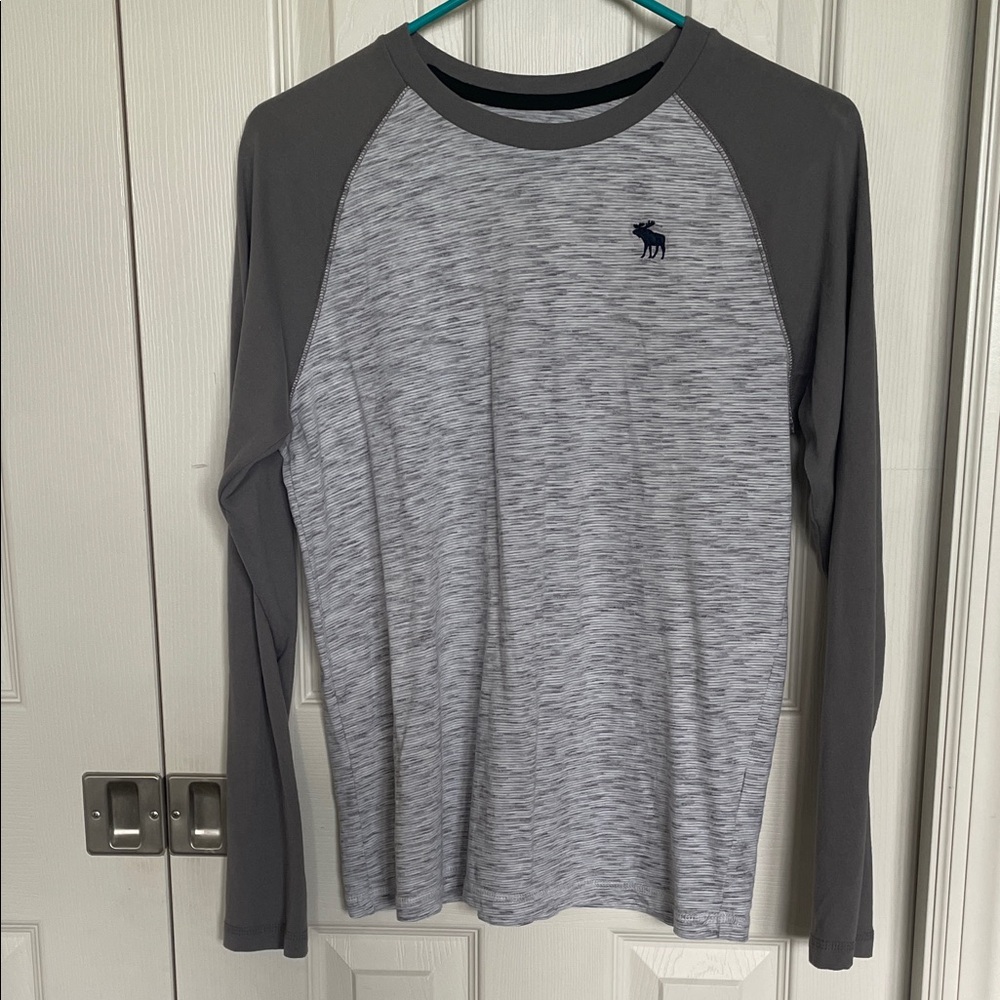 Abercrombie Kids Gray Long Sleeve Tee